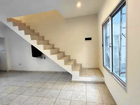 Depto Tipo Casa en Venta con 1 cocheras