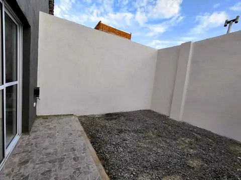 Depto Tipo Casa en Venta en Villa Adelina, USD 125.000