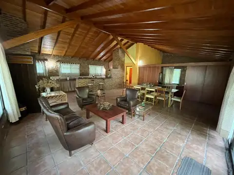 CASA DOS DORMITORIOS EN VENTA VILLA ELISA C/PILETA