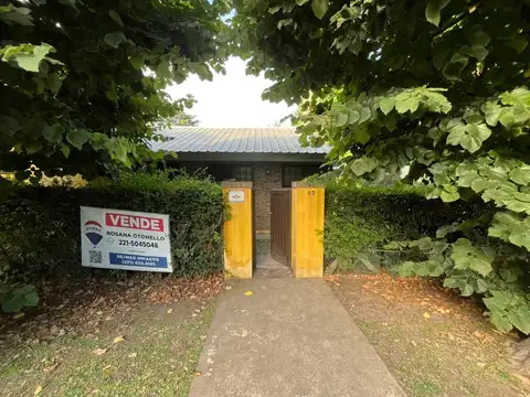 CASA DOS DORMITORIOS EN VENTA VILLA ELISA C/PILETA