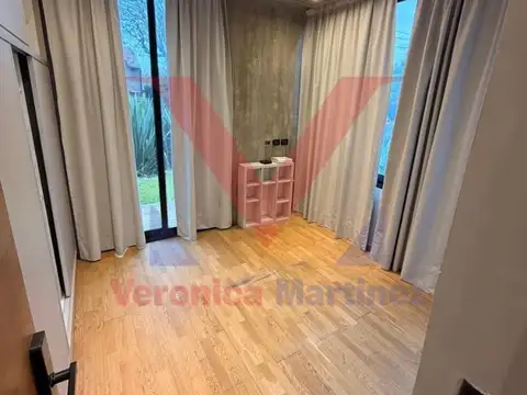 Casa en Alquiler Temporal con 2 cocheras
