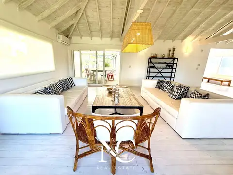 Casa en Alquiler al Este