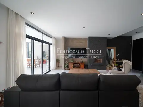 Casa en Venta en El Nacional Club De Campo, USD 420.000