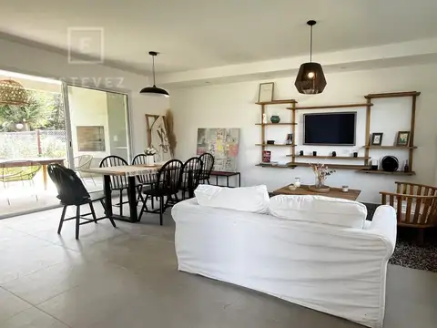 Casa en Venta en Garin, USD 155.000