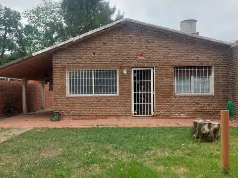 Casa 2 ambientes con 1 baño