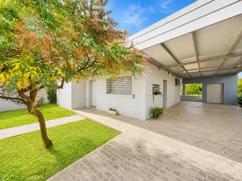 Casa 6 ambientes con 3 baños