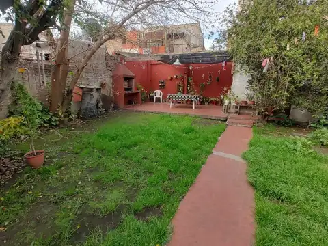 VENTA CASA 4 AMB JARDIN AVELLANEDA
