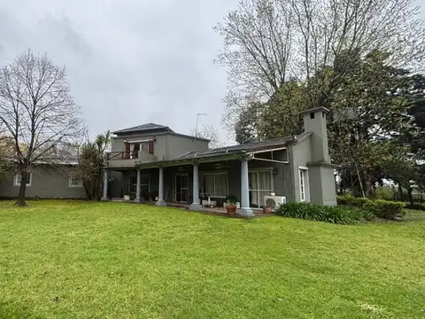casa a reciclar en increible lote de 3500 m totalmente parquizado
