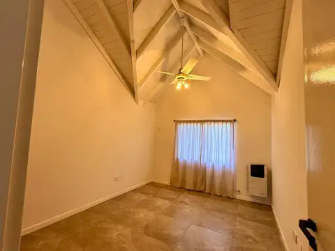 VENTA DUPLEX 3AMB CON JARDIN COCHERA RENOVADO ITUZ