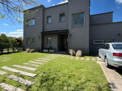 Casa en Alquiler anual SIN muebles