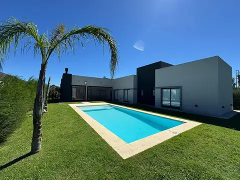 CASA EN ALQUILER SANTA RITA CON PILETA ANUAL