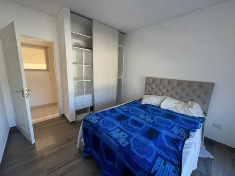 Casa en Alquiler en 9 de Abril, USD 2.000