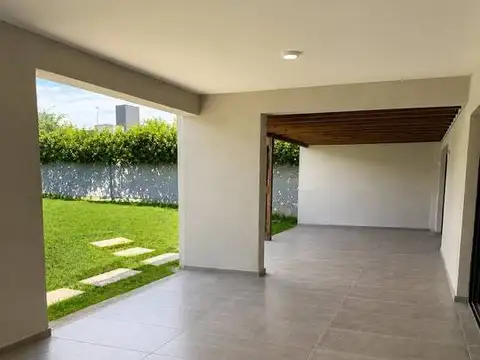 Casa en Alquiler en Valle Escondido, USD 3.500