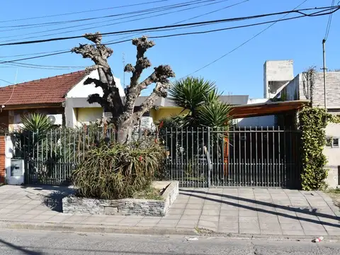 Casa en Venta en Castelar, USD 125.000