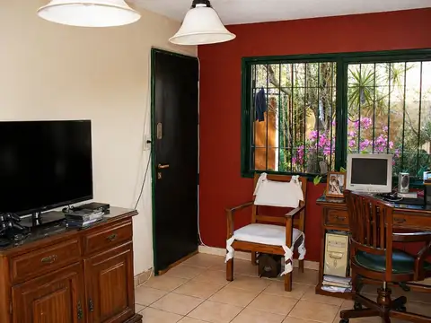 Casa 4 ambientes con 1 baño