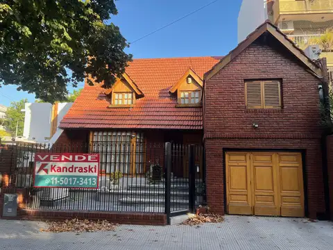 DEVOTO: CASA 5 AMB PILETA QUINCHO COCHERA 2 AUTOS CALEFAC CENTRAL GRUPO ELECTROGENO A GAS IMPECABLE