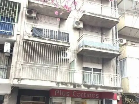 HERMOSO Y UBICADO DPTO EN ALQUILER 1 DORMITORIO CON BALCON . RIOJA 1915