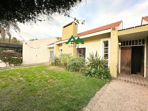 Casa en Venta con 2 cocheras