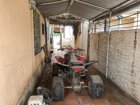 Casa 7 ambientes con 1 baño