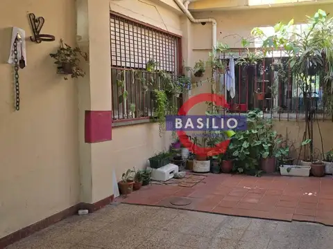 VENTA MUY BUEN PH 4 AMBIENTES CON PATIO