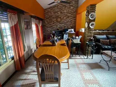 Casa 3 ambientes con 2 baños