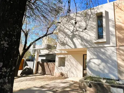 Villa Walcalde Duplex En Venta En Housing Cerrado