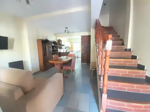 Venta Casa duplex 3 Ambientes con cochera y parrilla en San Justo