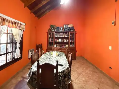 Casa en Venta con 4 cocheras