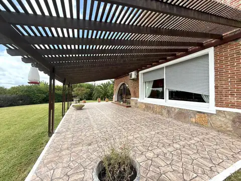 Casa 20 ambientes con 6 baños