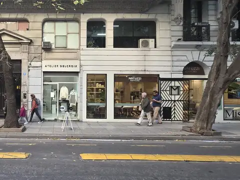 Local en Venta 60 años