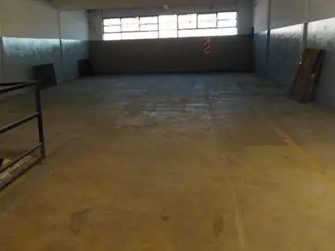 Galpon en Venta 42  mts Fondo