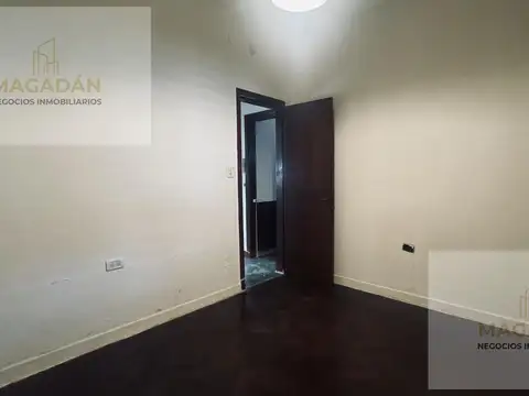 Depto Tipo Casa en Alquiler en Haedo, $ 700.000