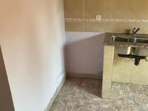 Casa 2 ambientes con 1 baño