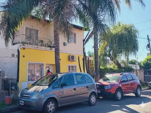 Duplex Interno en Villa Luzuriaga