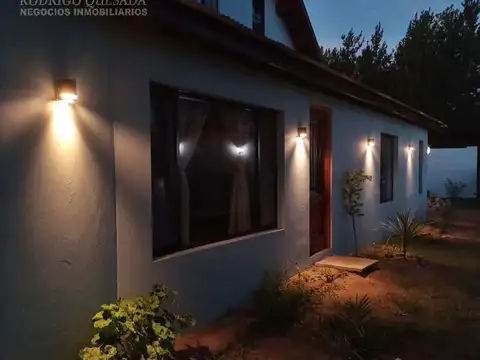 Casa 8 ambientes con 4 baños