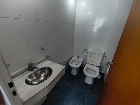En Palomar en Venta Departamento de 1 Ambiente en 1er Piso Al Contrafrente con Balcon Corrido. F: