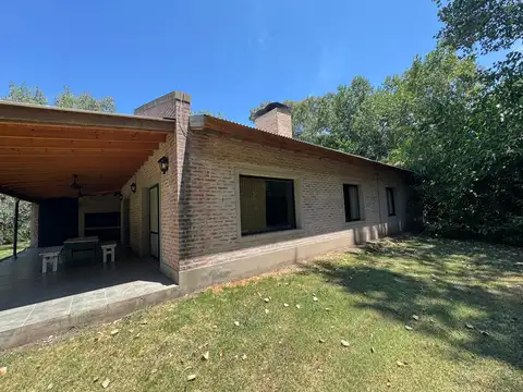 Venta Casa-quinta 4 Dorm. 3 Baños – La Araucaria