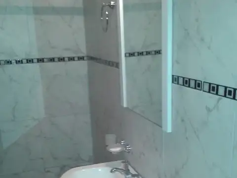 Vendo una Casa sobre lote de 9 x 43,30. ZONA I. EXCELENTE UBICACIÓN.