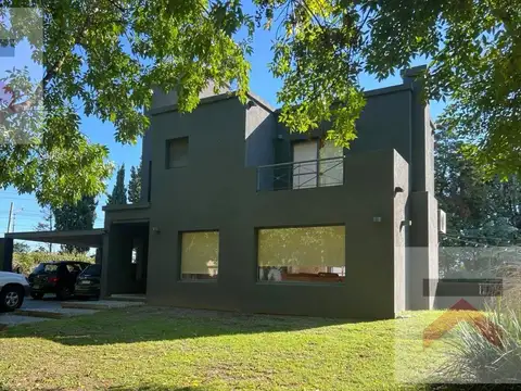 Espectacular casa con 3 dormitorios en Santa Maria De Los Olivos!