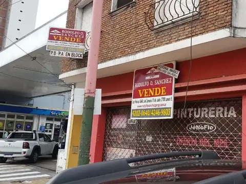 LOCAL + 3 DEPTOS