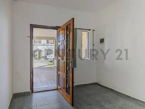 calle 44 entre 9 y 10 800, Piso 0