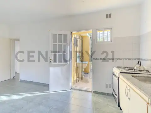 Casa 3 ambientes con 1 baño