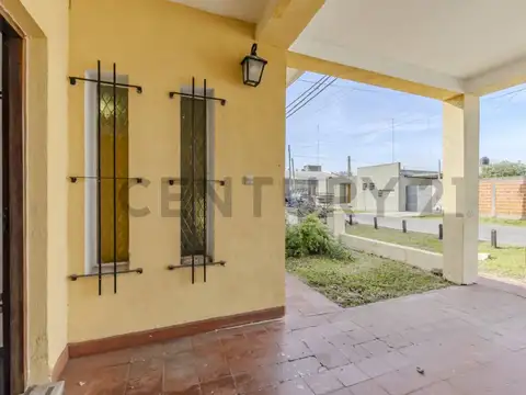 CASA EN VENTA EN VILLA ELISA CON 2 DORMITORIOS