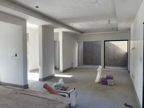 CASA 4 DORM 3 BAÑOS B° LAS VERTIENTES CHACRAS 750m