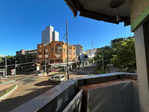 ALQUILER | OFICINA EN MICROCENTRO – ESQUINA COLÓN Y BOLÍVAR