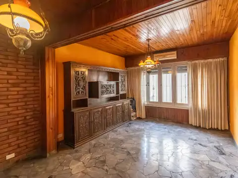 Depto Tipo Casa 5 ambientes con 2 baños
