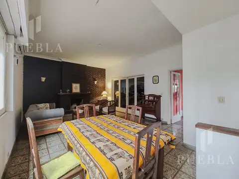Casa 5 ambientes con 1 baño
