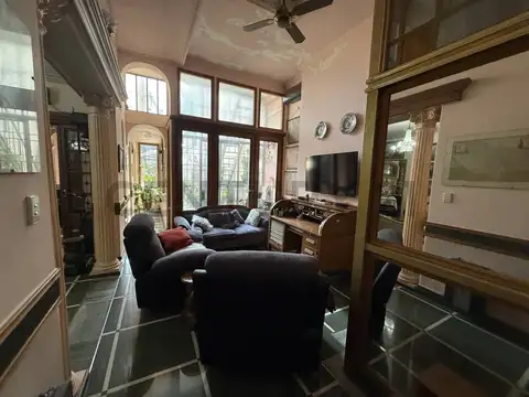 Casa 5 ambientes con 4 baños