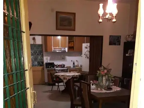 Casa en Venta con 4 cocheras