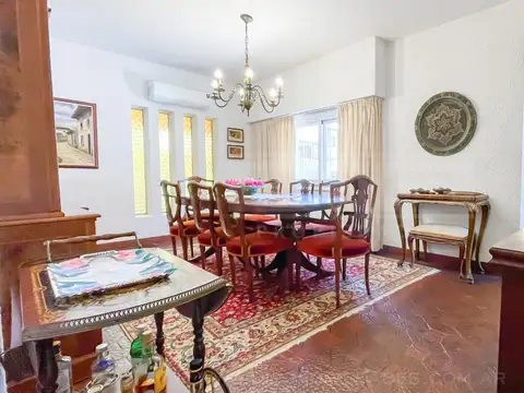 Casa 7 ambientes con 4 baños
